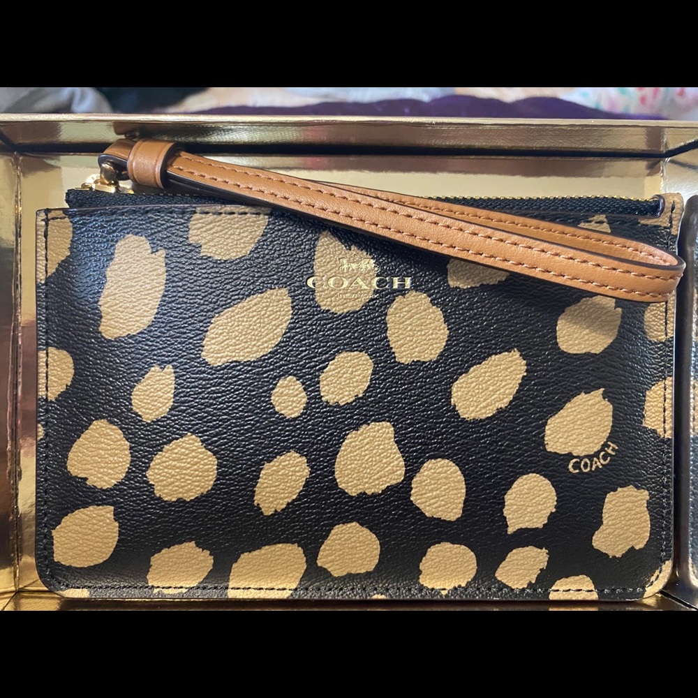 Coach Wristlet 100% Authentic